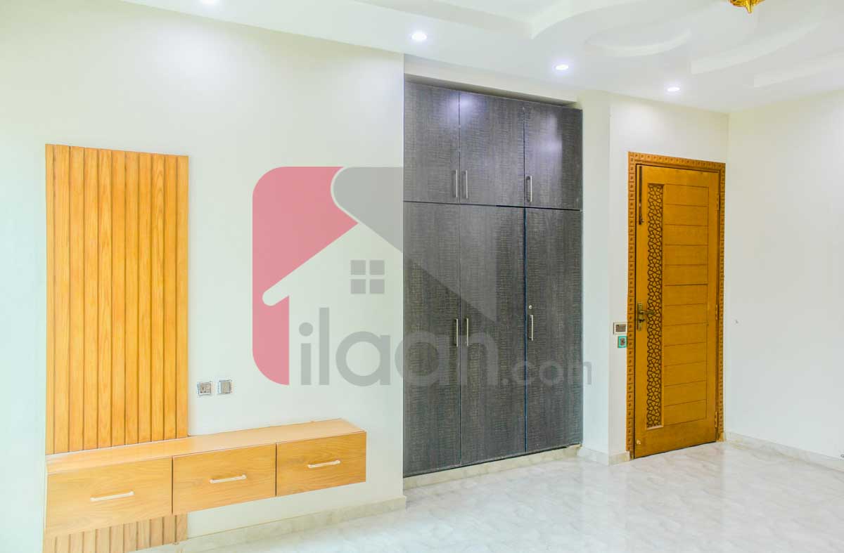 10 Marla House for Sale in Bahria Town, Lahore