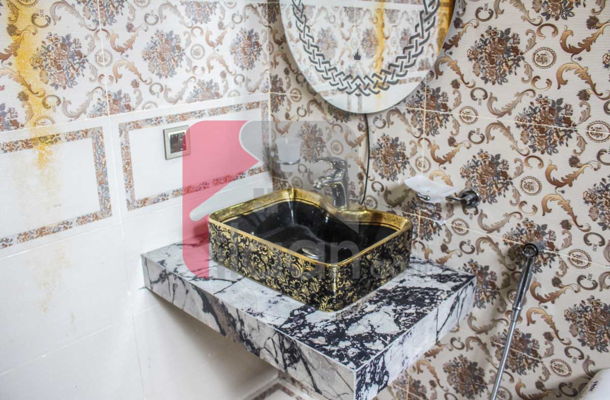 10 Marla House for Sale in Bahria Town, Lahore