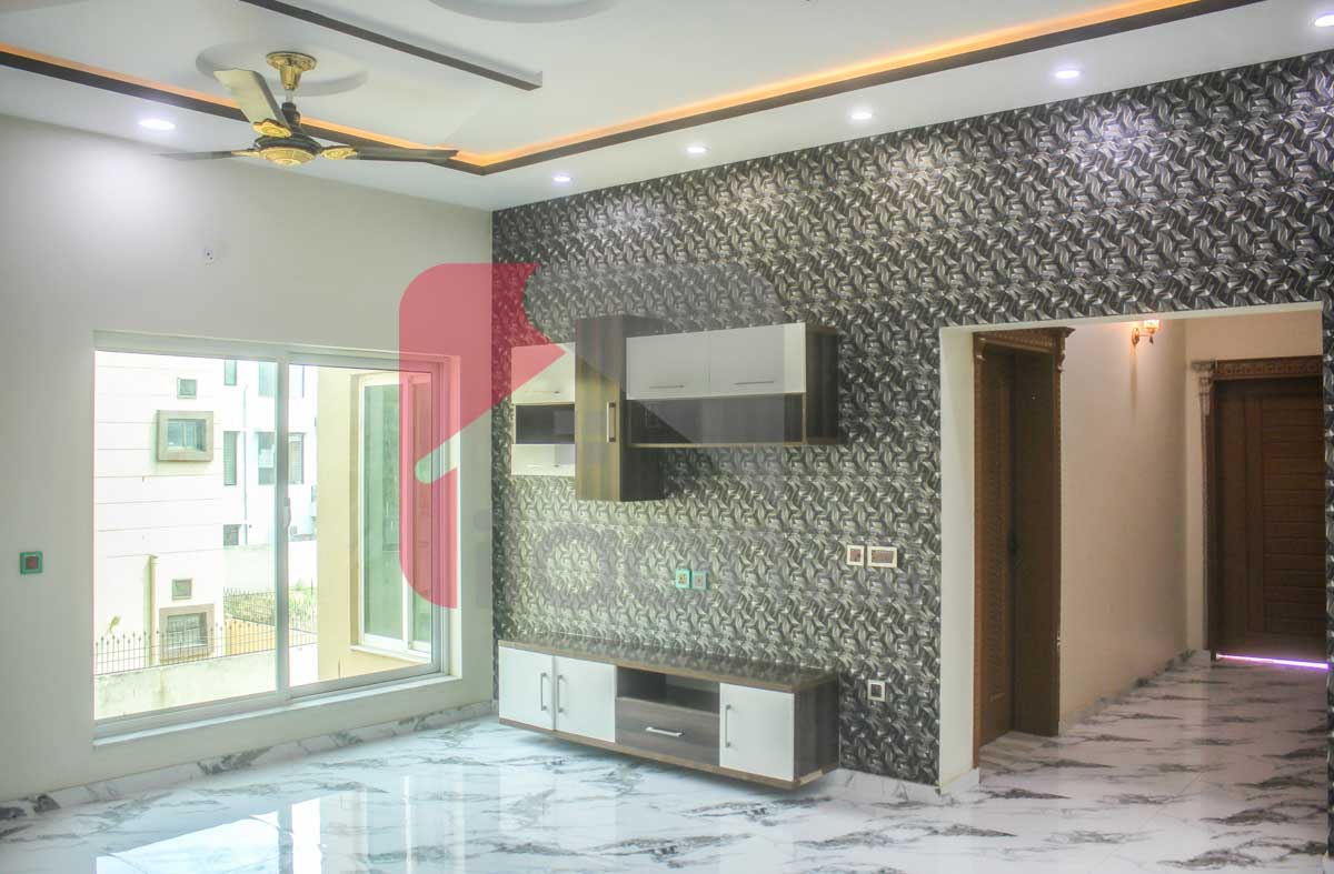 10 Marla House for Sale in Bahria Town, Lahore