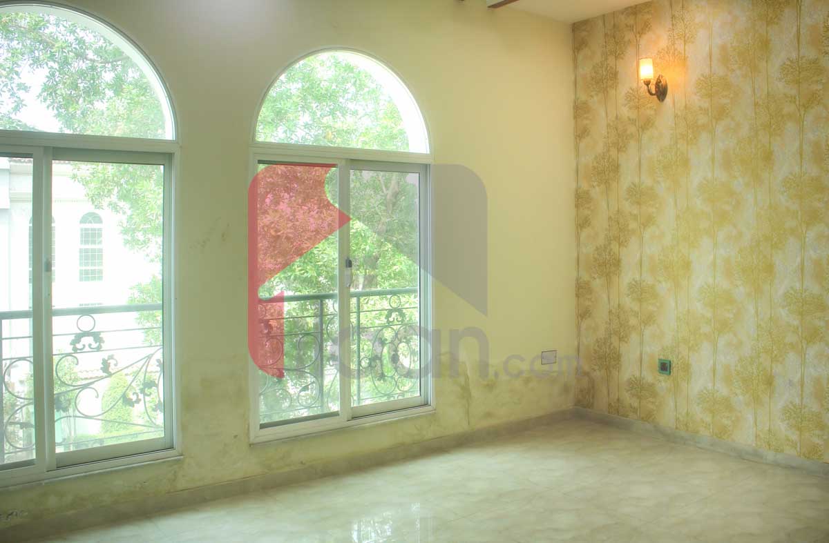 10 Marla House for Sale in Bahria Town, Lahore