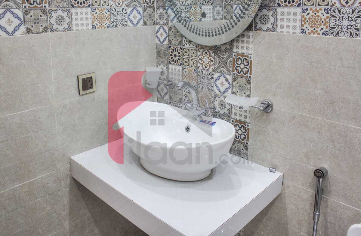 10 Marla House for Sale in Bahria Town, Lahore