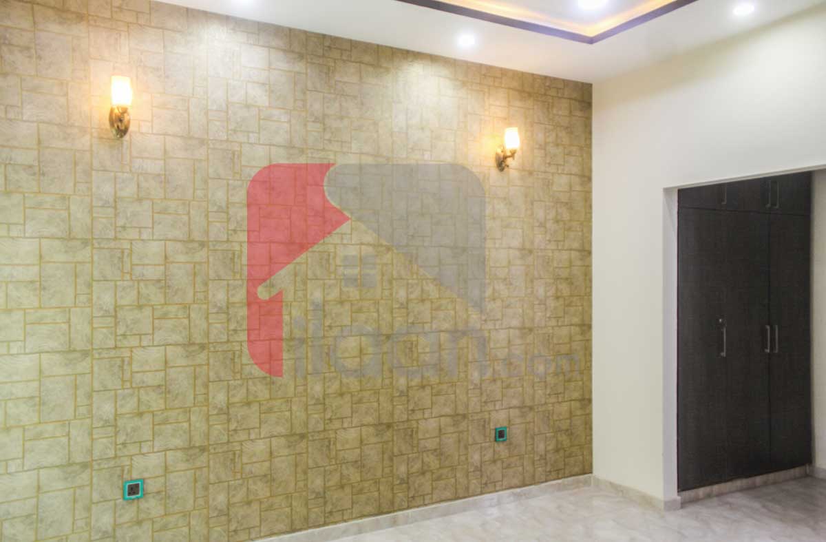 10 Marla House for Sale in Bahria Town, Lahore