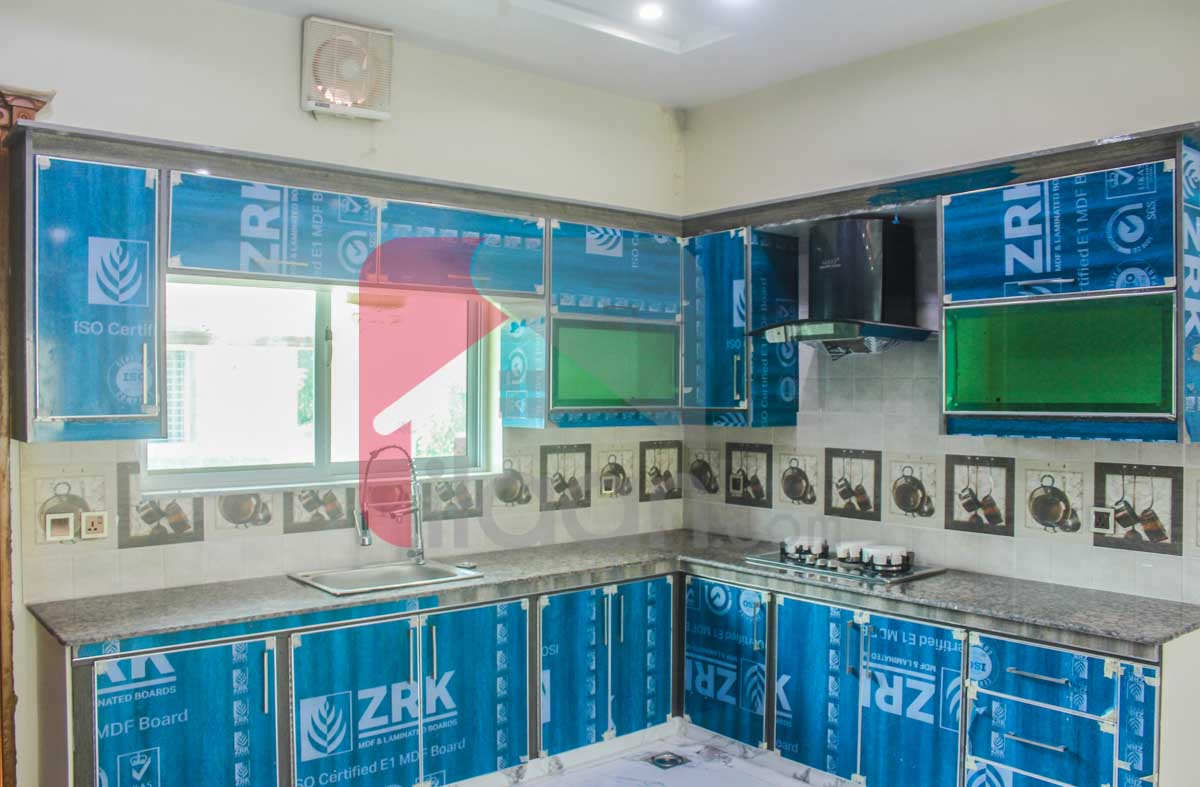 10 Marla House for Sale in Bahria Town, Lahore