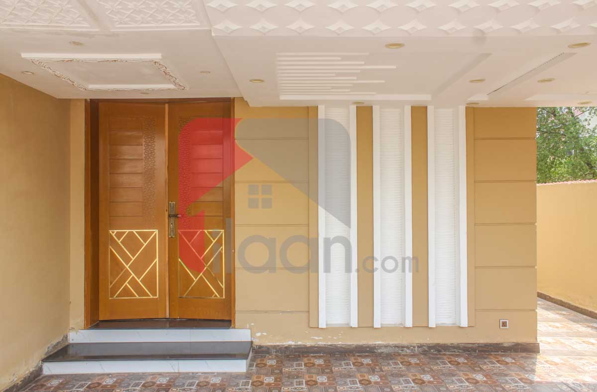 10 Marla House for Sale in Bahria Town, Lahore