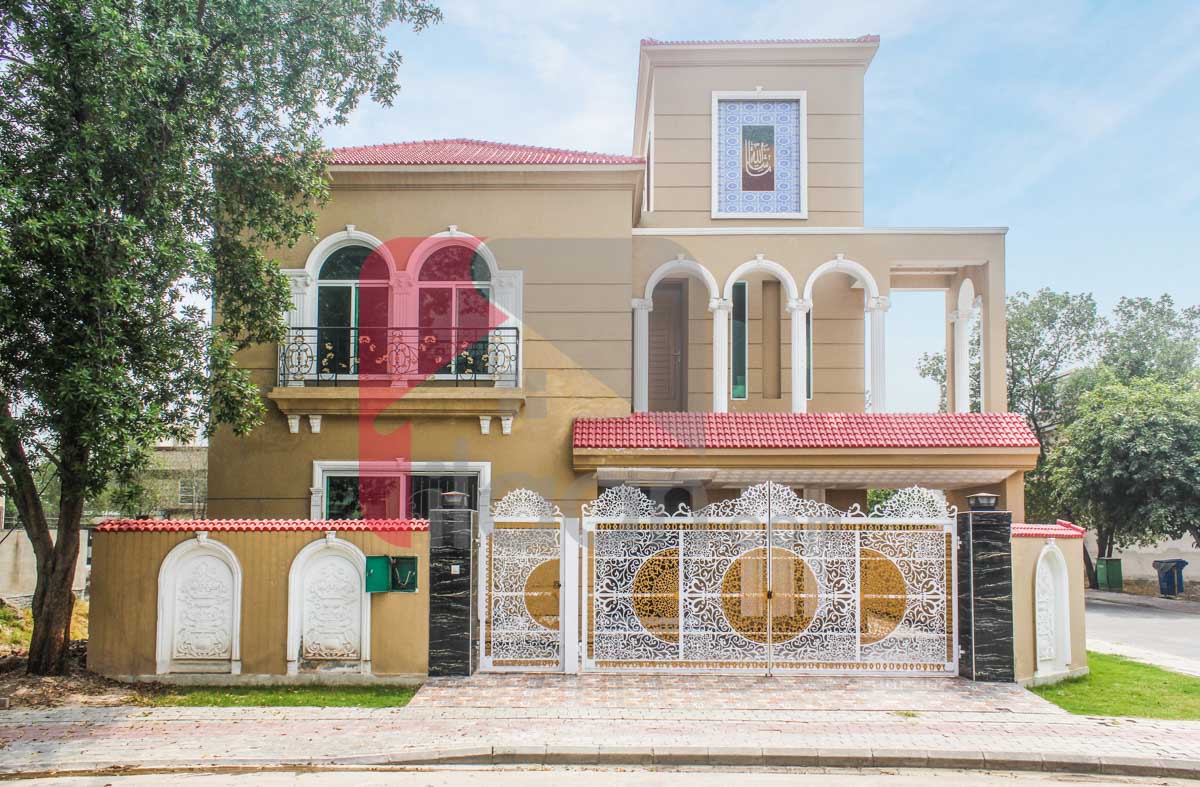 10 Marla House for Sale in Bahria Town, Lahore