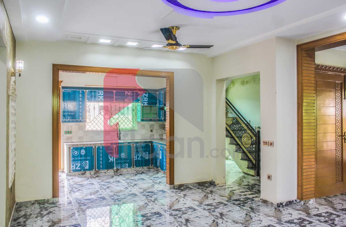 10 Marla House for Sale in Bahria Town, Lahore