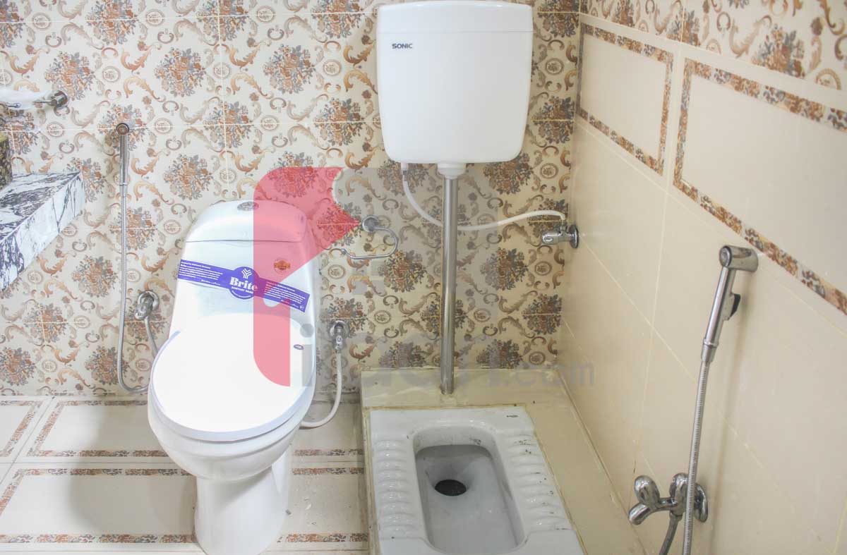 10 Marla House for Sale in Bahria Town, Lahore