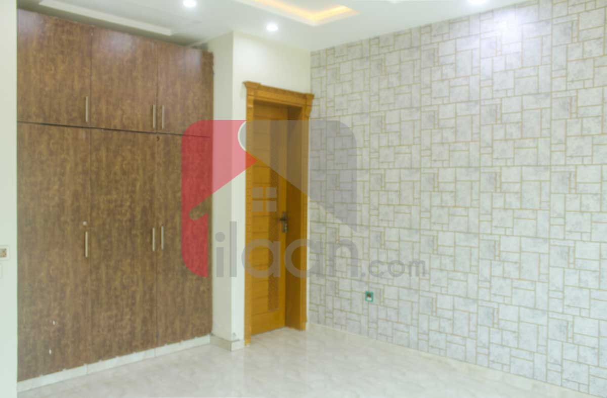 10 Marla House for Sale in Bahria Town, Lahore