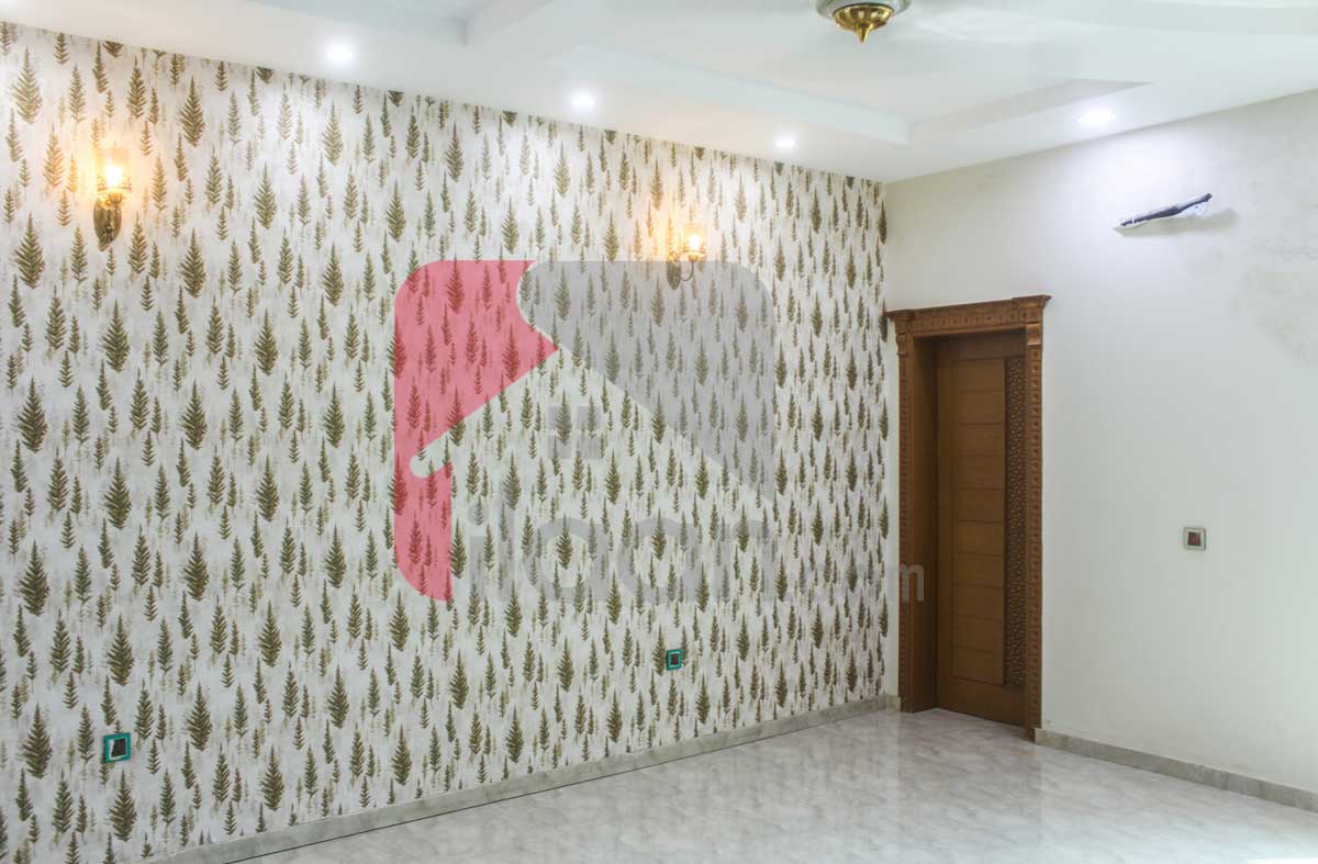 10 Marla House for Sale in Bahria Town, Lahore