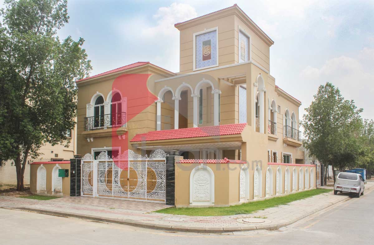 10 Marla House for Sale in Bahria Town, Lahore