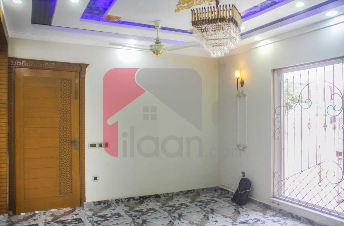 10 Marla House for Sale in Bahria Town, Lahore