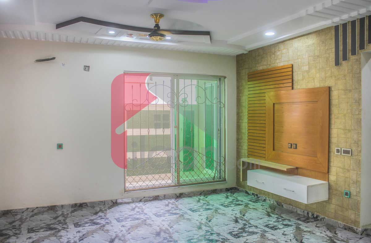 10 Marla House for Sale in Bahria Town, Lahore