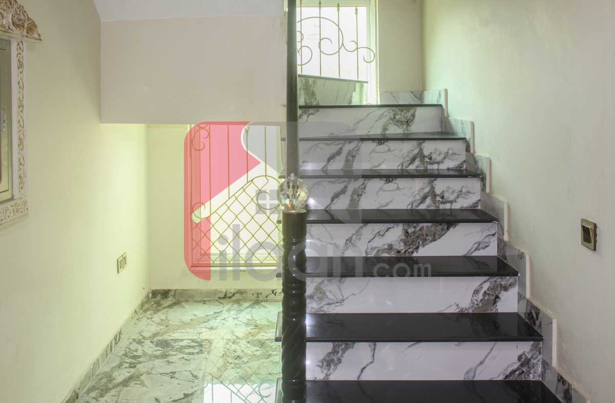 10 Marla House for Sale in Bahria Town, Lahore
