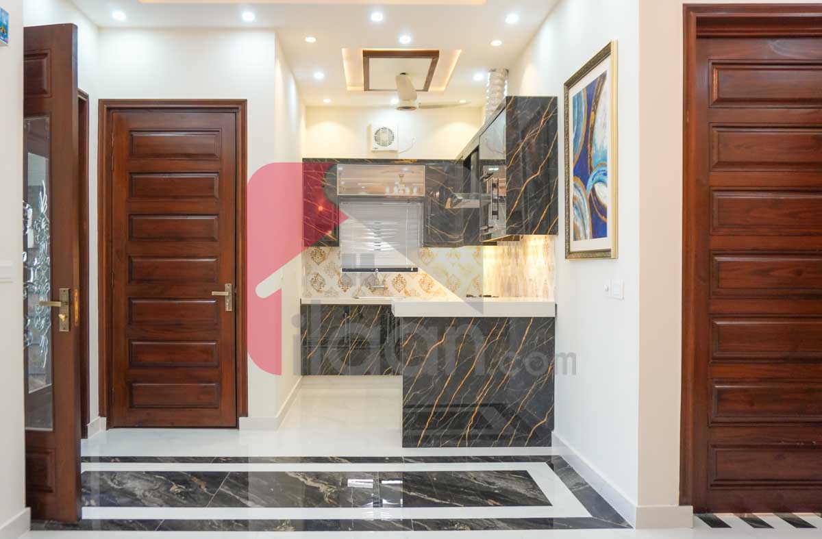 10 Marla House for Sale in Jinnah Block, Sector E, Bahria Town, Lahore