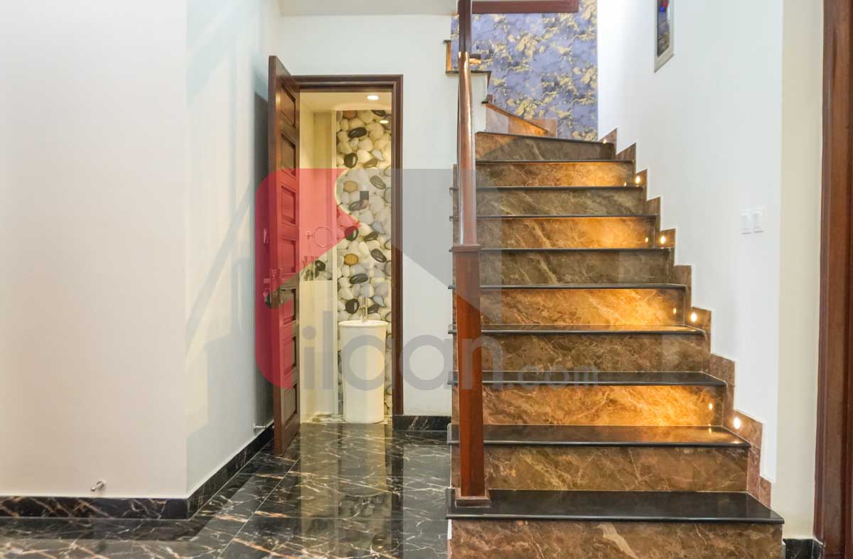 10 Marla House for Sale in Jinnah Block, Sector E, Bahria Town, Lahore