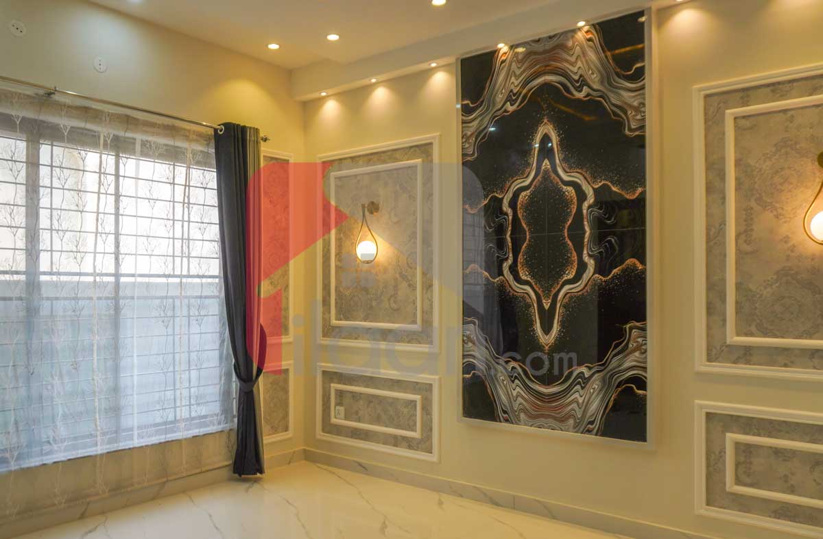 10 Marla House for Sale in Jinnah Block, Sector E, Bahria Town, Lahore