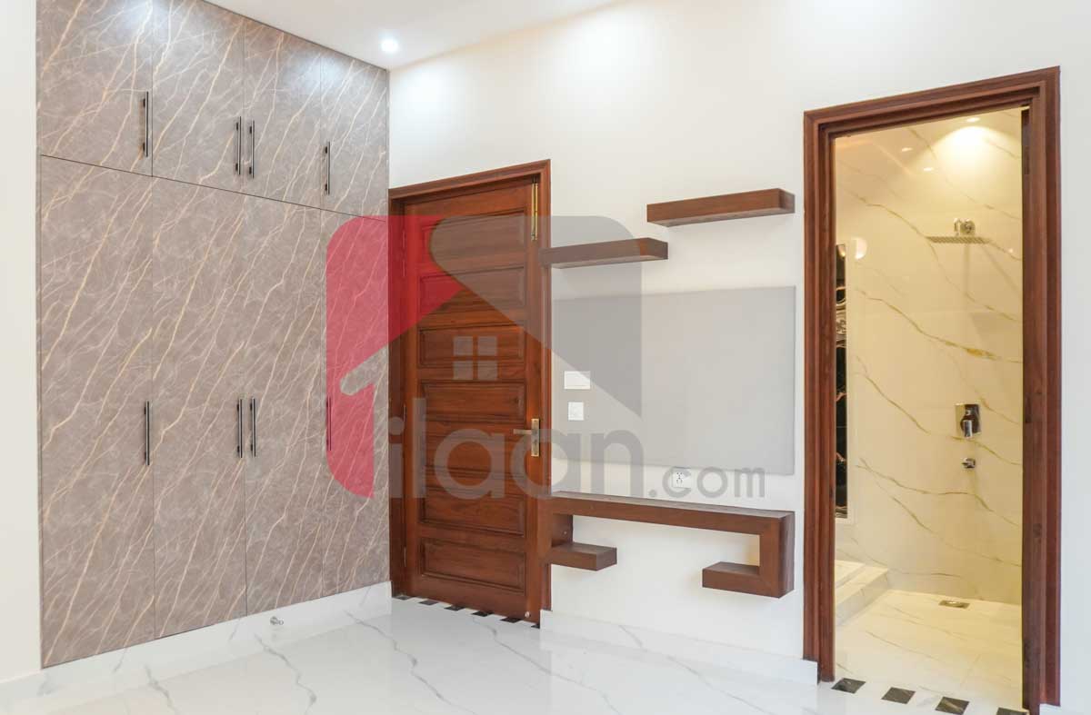 10 Marla House for Sale in Jinnah Block, Sector E, Bahria Town, Lahore