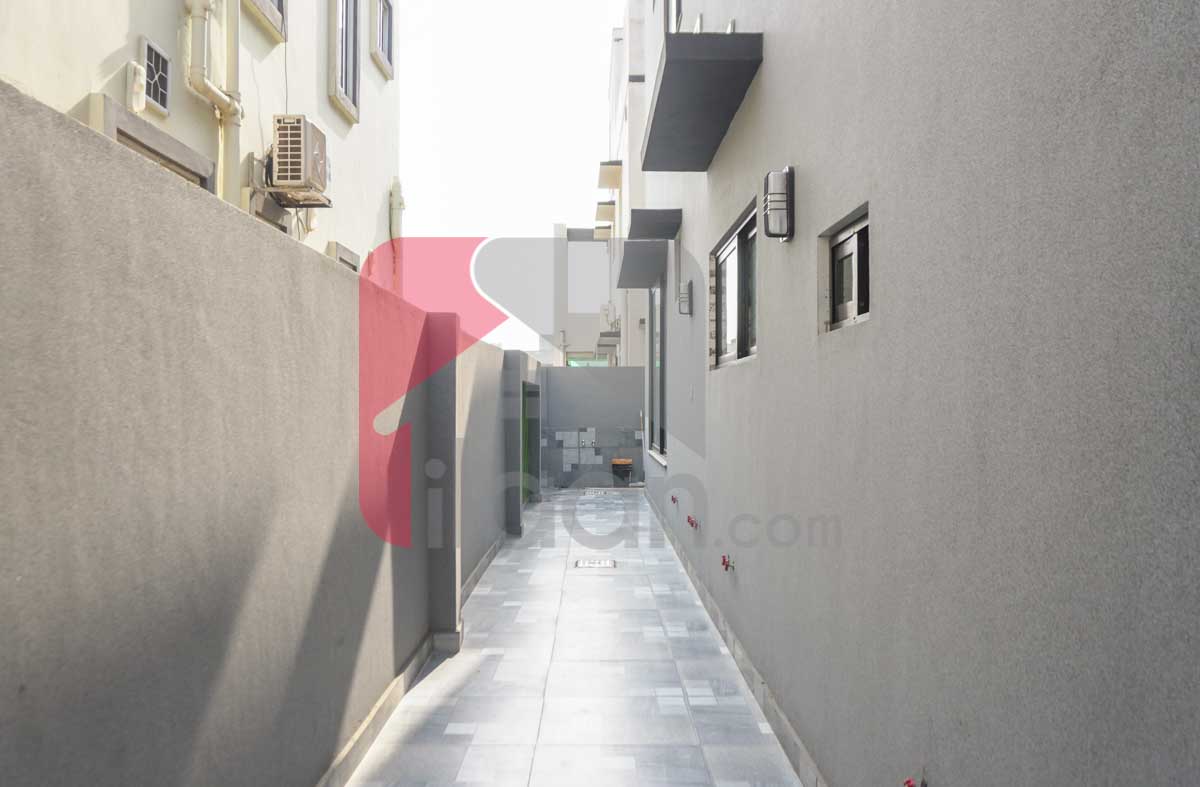 10 Marla House for Sale in Jinnah Block, Sector E, Bahria Town, Lahore