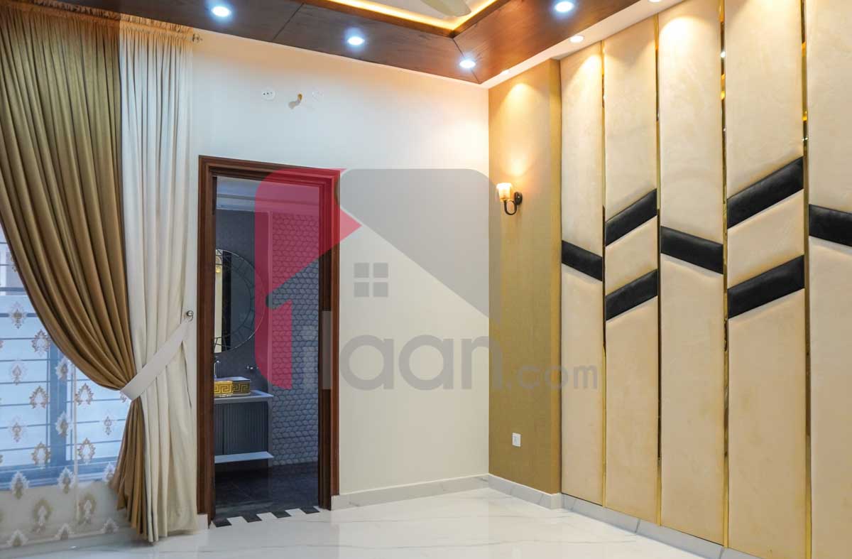 10 Marla House for Sale in Jinnah Block, Sector E, Bahria Town, Lahore