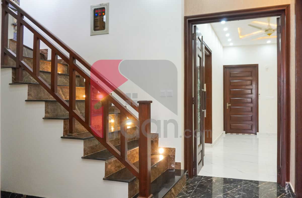 10 Marla House for Sale in Jinnah Block, Sector E, Bahria Town, Lahore