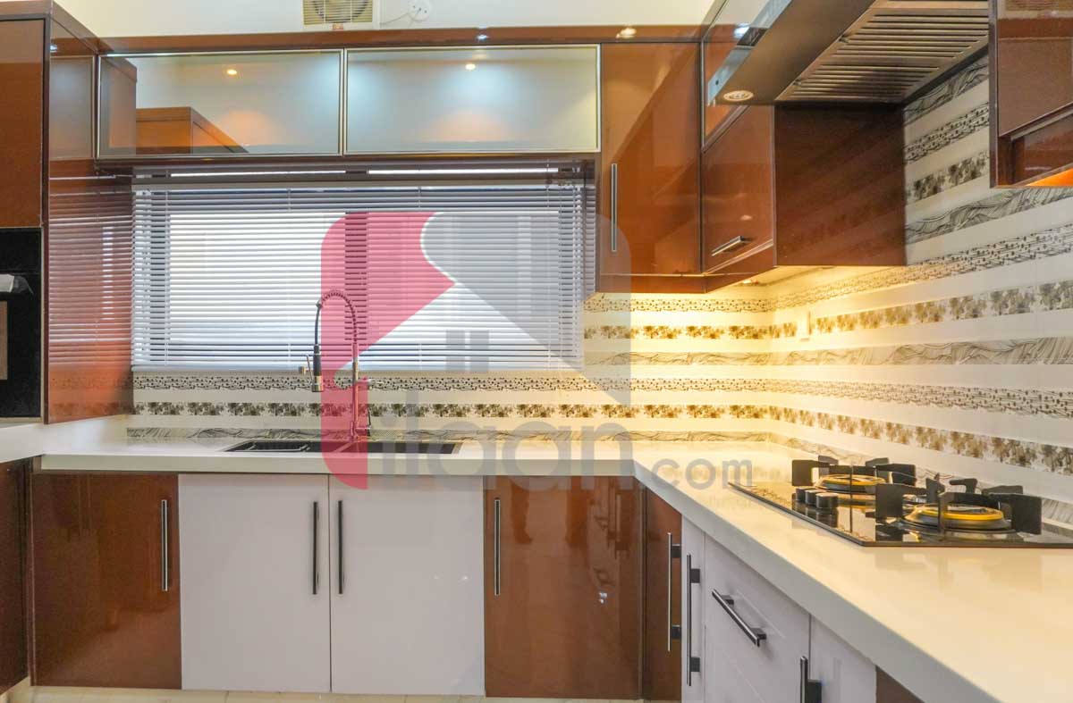 10 Marla House for Sale in Jinnah Block, Sector E, Bahria Town, Lahore