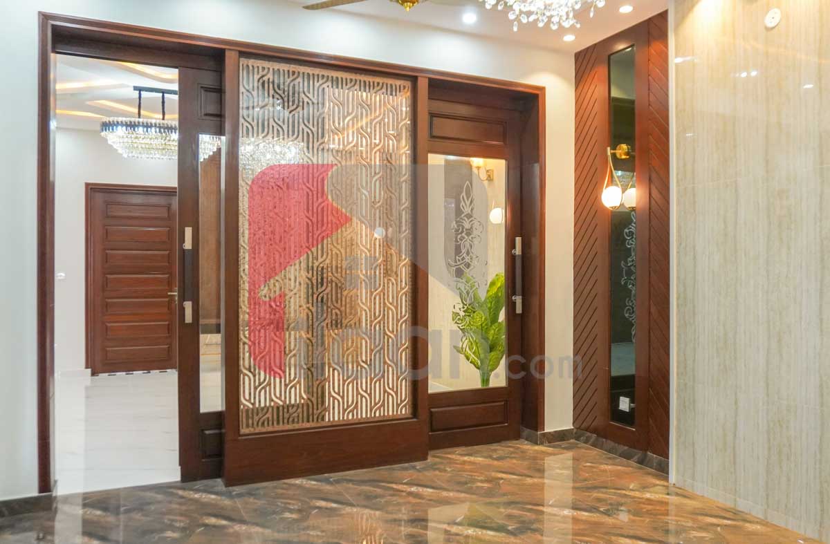 10 Marla House for Sale in Jinnah Block, Sector E, Bahria Town, Lahore