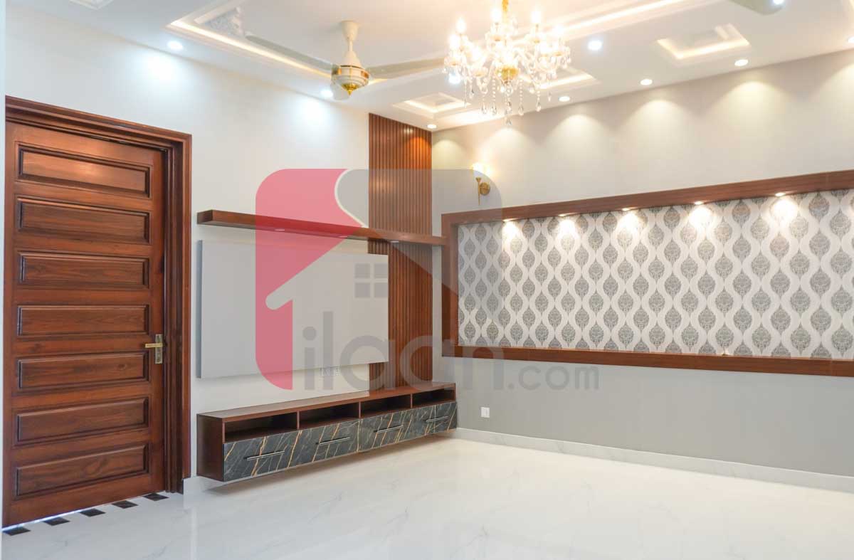 10 Marla House for Sale in Jinnah Block, Sector E, Bahria Town, Lahore