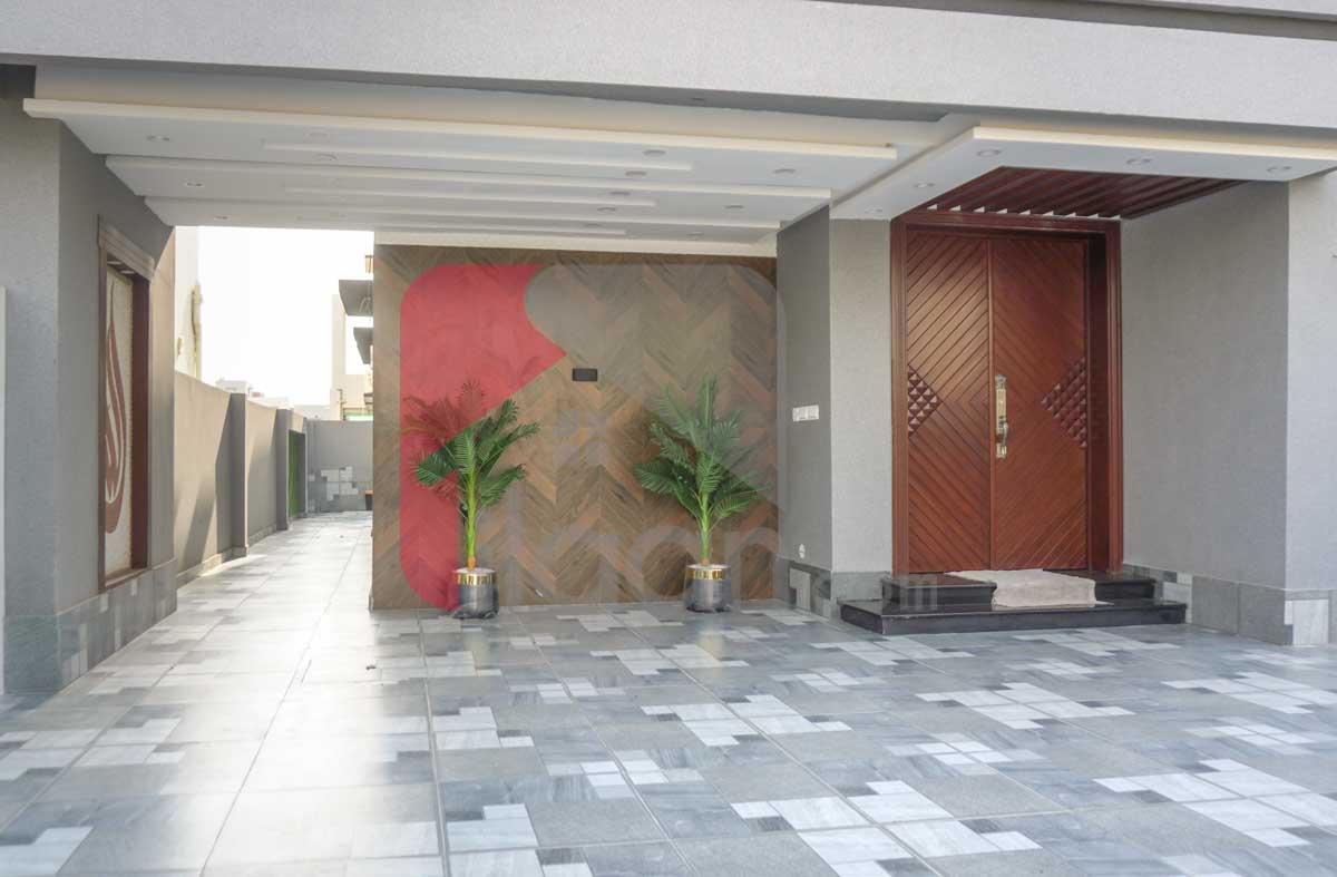 10 Marla House for Sale in Jinnah Block, Sector E, Bahria Town, Lahore
