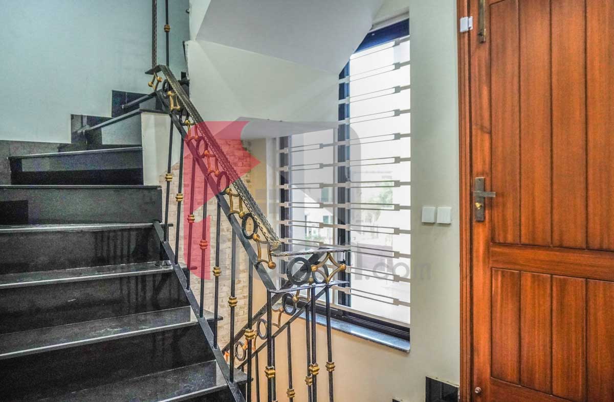 10 Marla House for Sale in Overseas B, Sector D, Bahria Town, Lahore