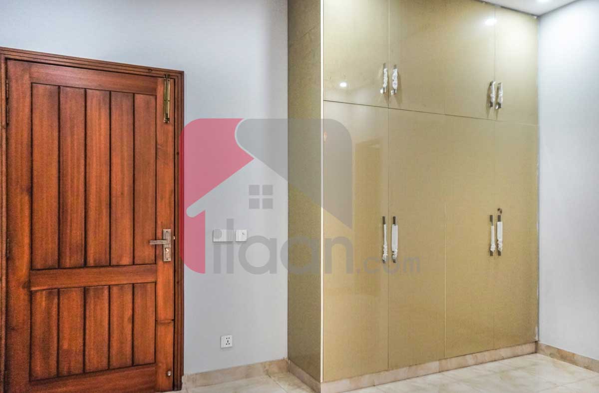 10 Marla House for Sale in Overseas B, Sector D, Bahria Town, Lahore