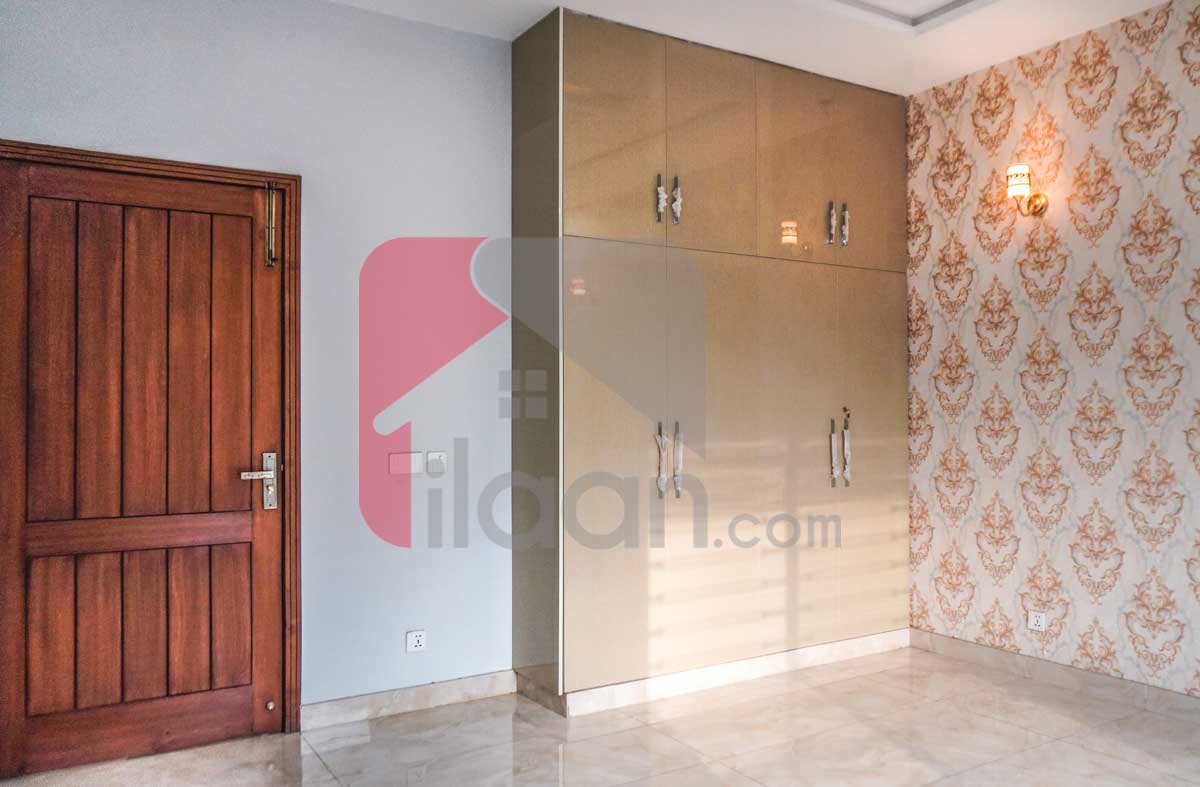 10 Marla House for Sale in Overseas B, Sector D, Bahria Town, Lahore