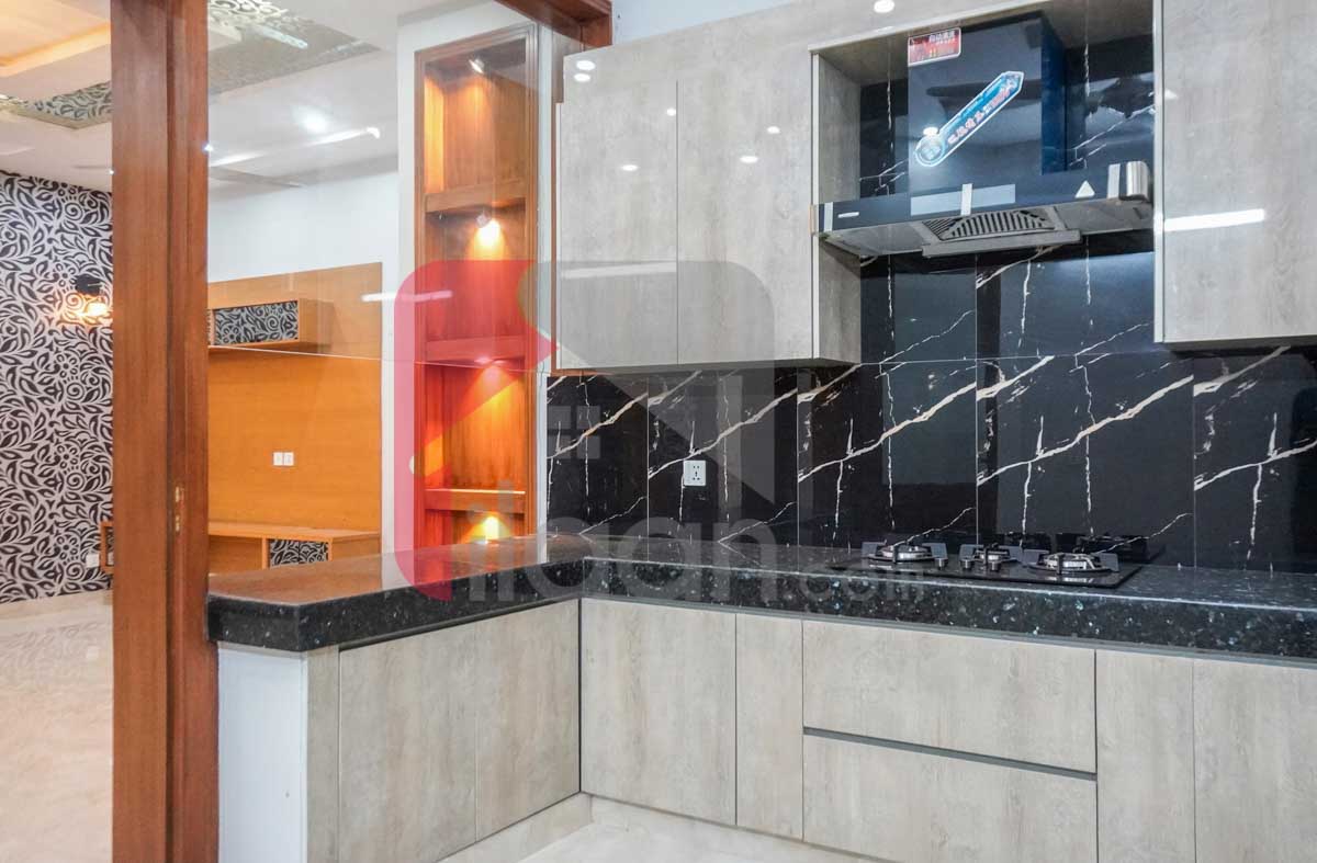 10 Marla House for Sale in Overseas B, Sector D, Bahria Town, Lahore