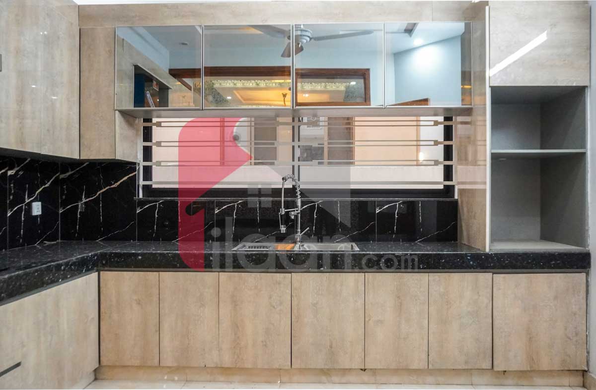 10 Marla House for Sale in Overseas B, Sector D, Bahria Town, Lahore