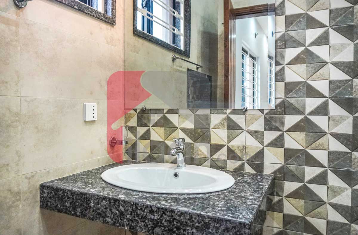 10 Marla House for Sale in Overseas B, Sector D, Bahria Town, Lahore
