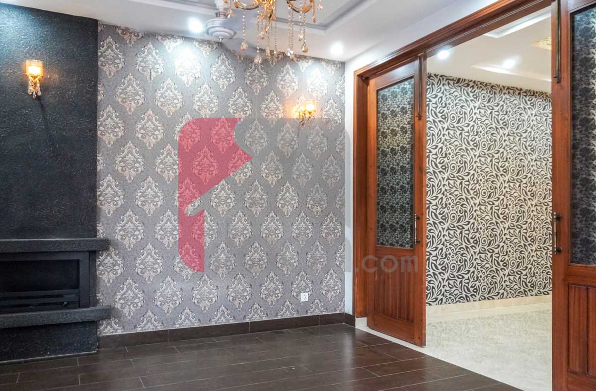 10 Marla House for Sale in Overseas B, Sector D, Bahria Town, Lahore