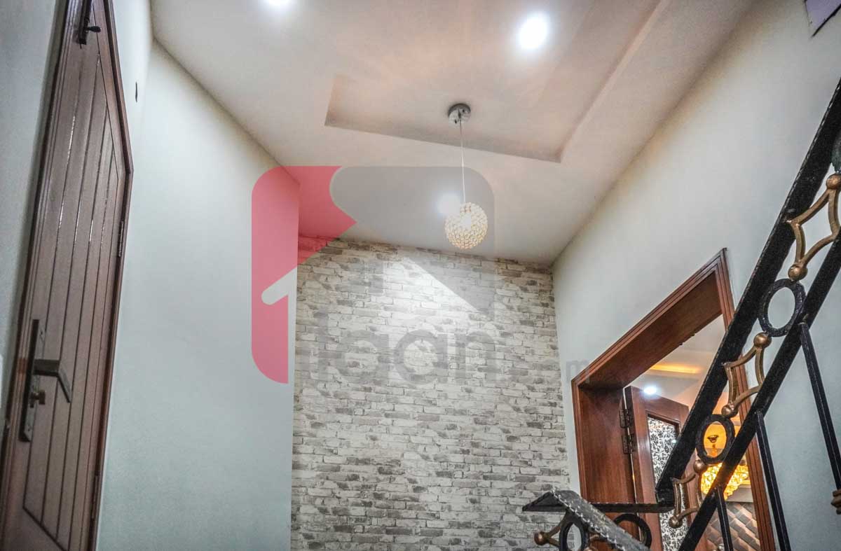 10 Marla House for Sale in Overseas B, Sector D, Bahria Town, Lahore