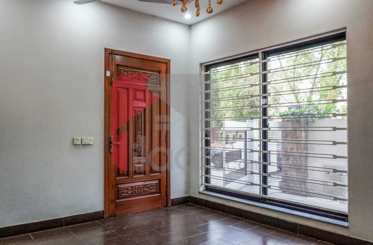 10 Marla House for Sale in Overseas B, Sector D, Bahria Town, Lahore