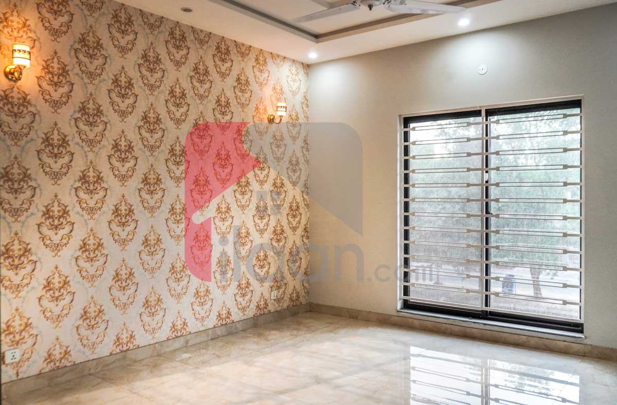 10 Marla House for Sale in Overseas B, Sector D, Bahria Town, Lahore