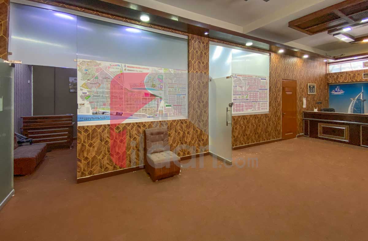 200 Sq.yd Shop for Sale in Badar Commercial Area, Phase 5, DHA Karachi