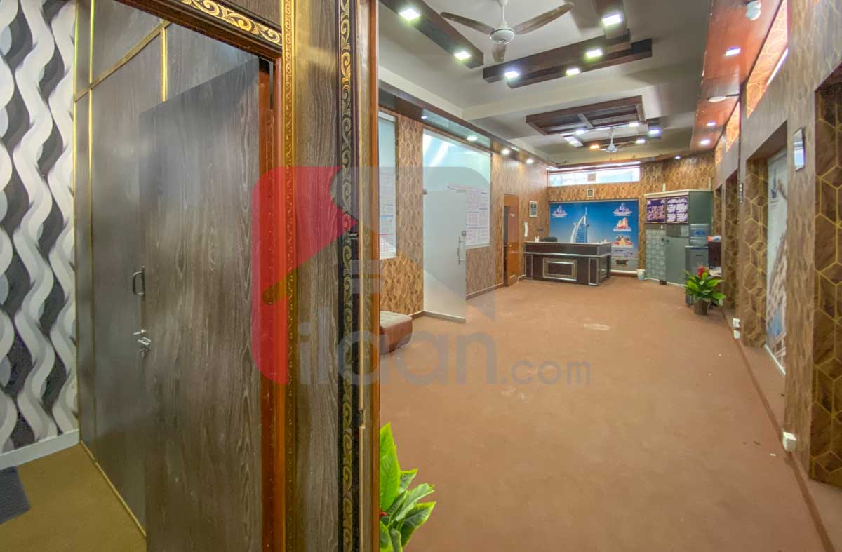 200 Sq.yd Shop for Sale in Badar Commercial Area, Phase 5, DHA Karachi