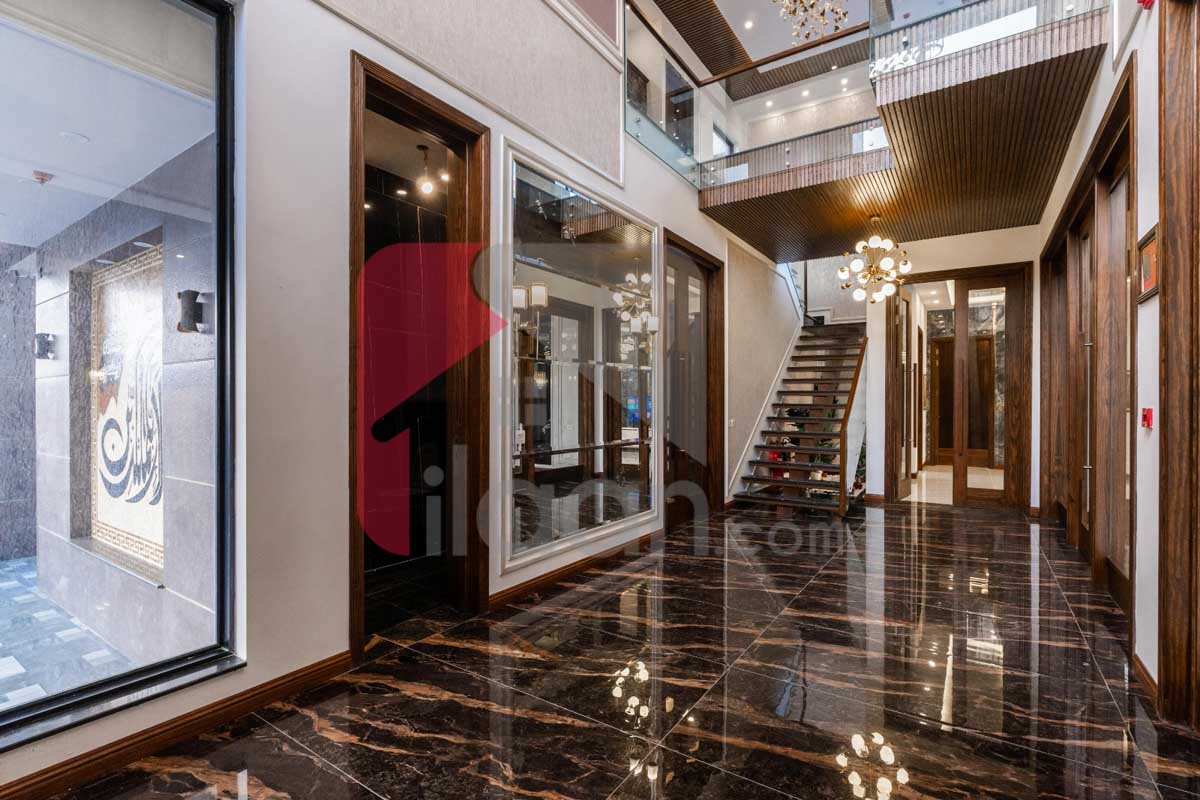 1 Kanal House for Sale in Block D, Phase 6, DHA Lahore