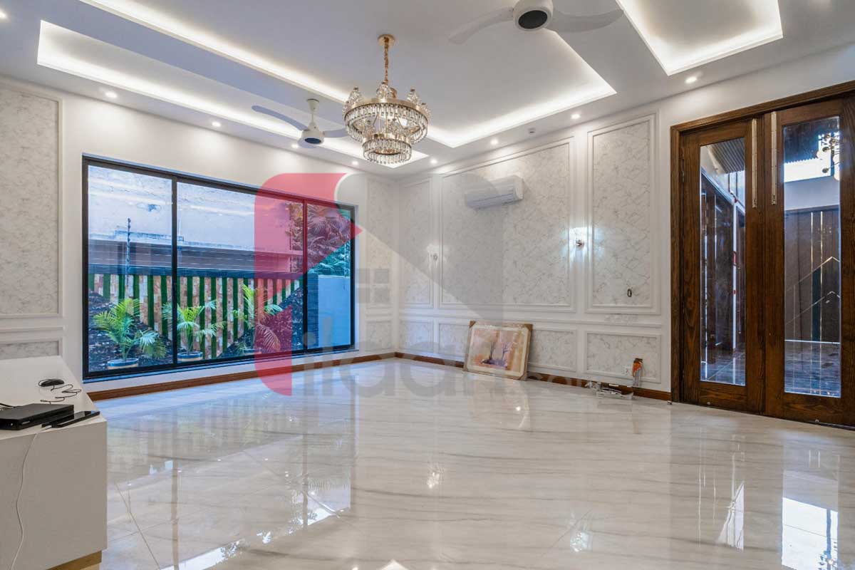 1 Kanal House for Sale in Block D, Phase 6, DHA Lahore
