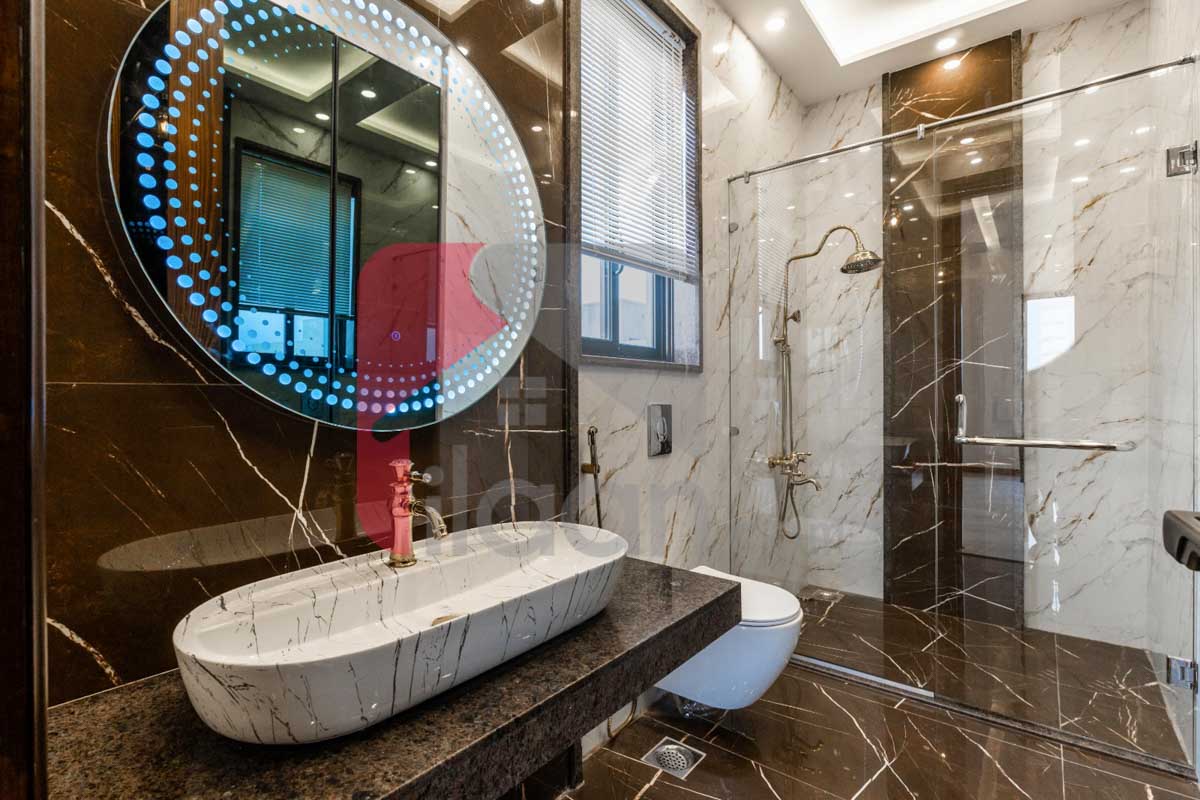 1 Kanal House for Sale in Block D, Phase 6, DHA Lahore