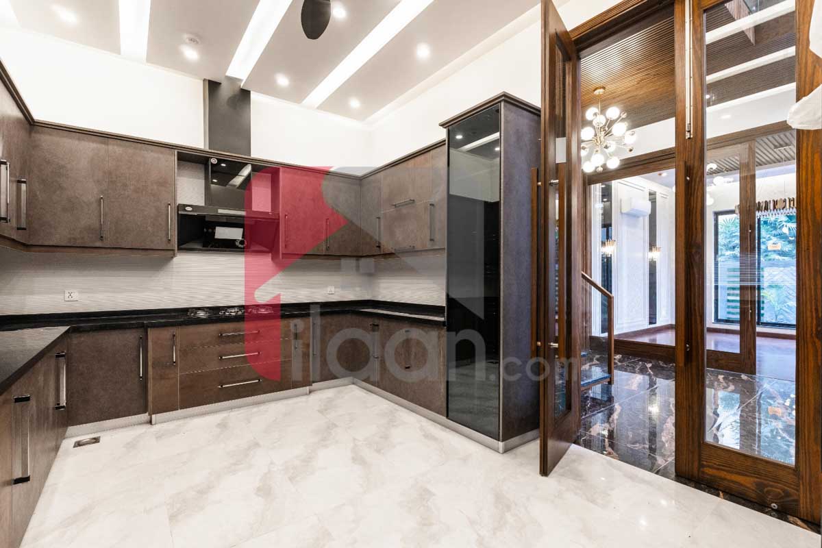 1 Kanal House for Sale in Block D, Phase 6, DHA Lahore
