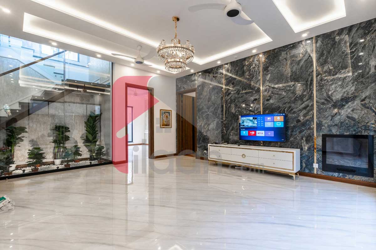 1 Kanal House for Sale in Block D, Phase 6, DHA Lahore