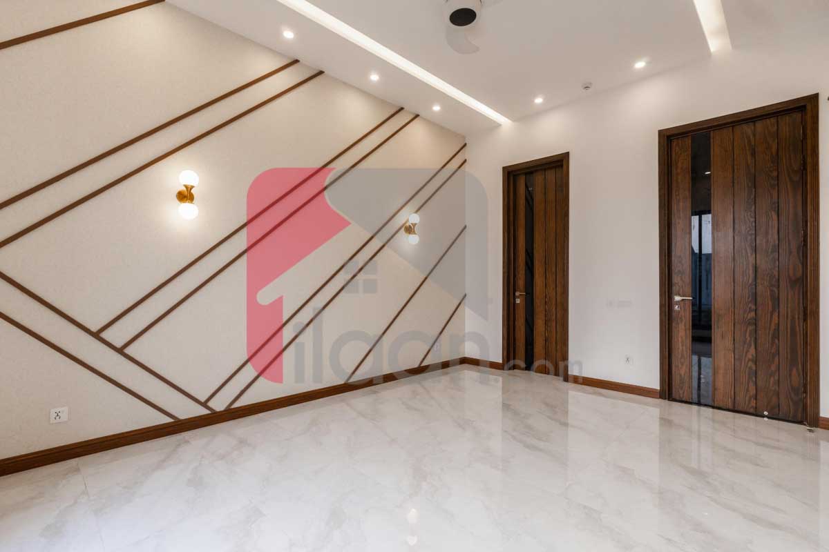 1 Kanal House for Sale in Block D, Phase 6, DHA Lahore