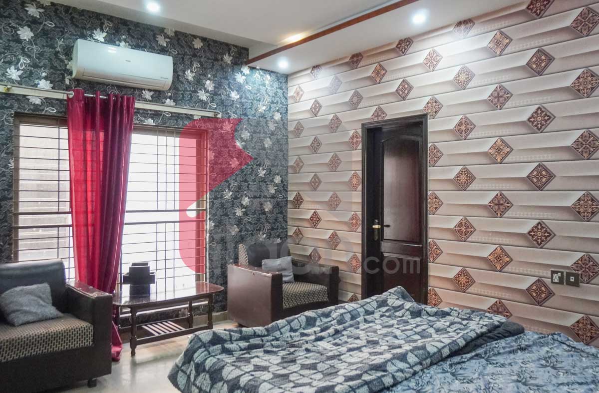 10 Marla House for Sale in Iqbal block, Sector E, Bahria Town, Lahore (Furnished)