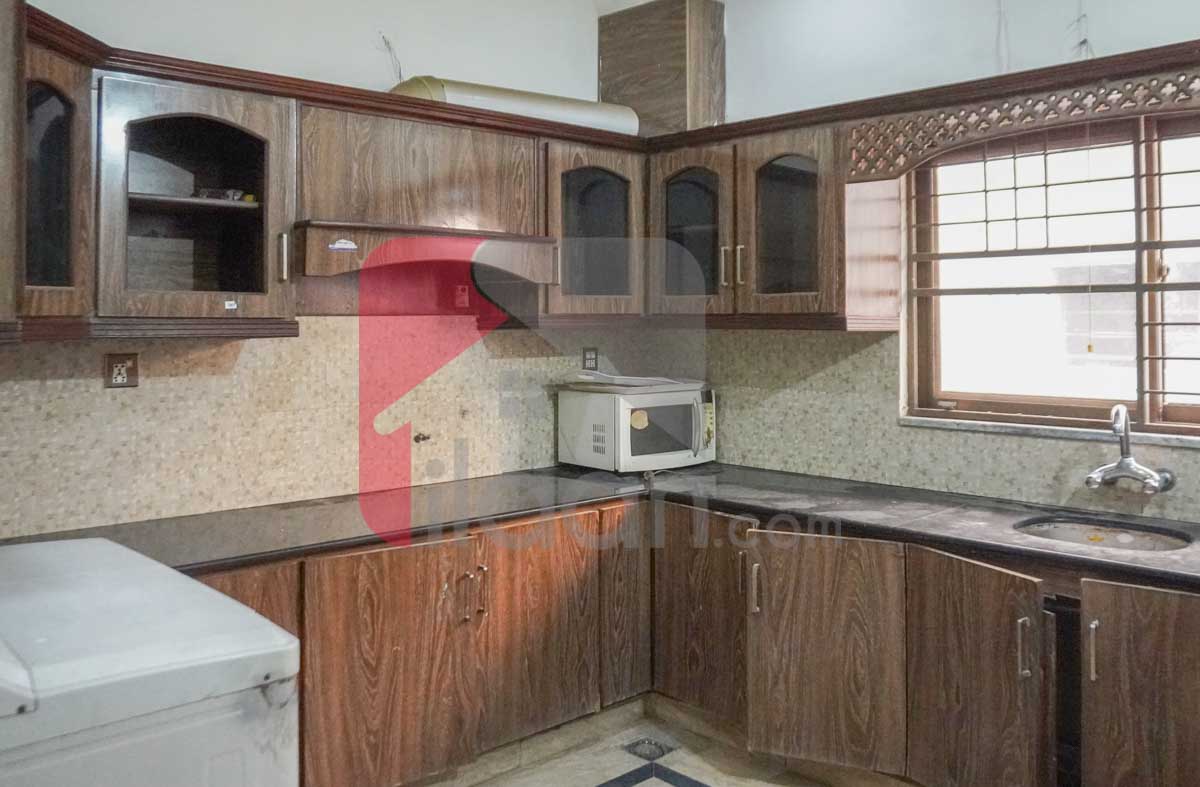 10 Marla House for Sale in Iqbal block, Sector E, Bahria Town, Lahore (Furnished)