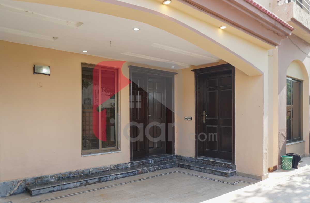 10 Marla House for Sale in Iqbal block, Sector E, Bahria Town, Lahore (Furnished)