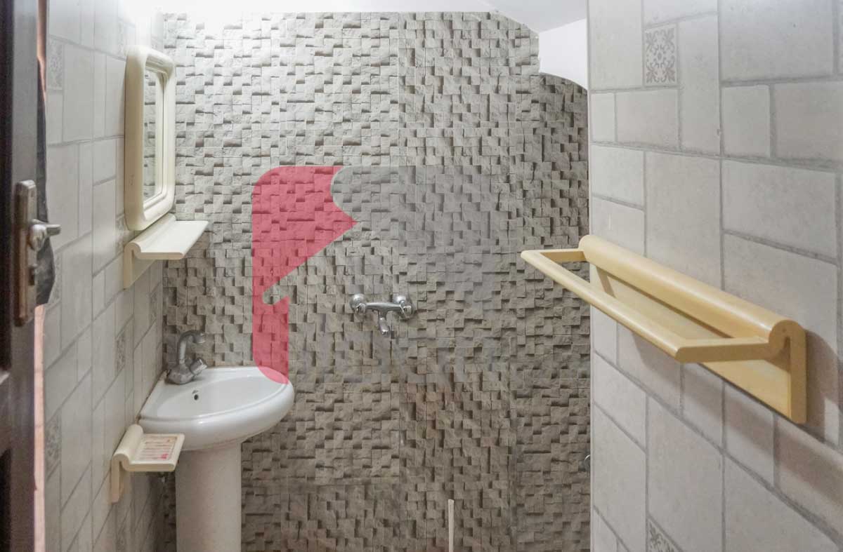 10 Marla House for Sale in Iqbal block, Sector E, Bahria Town, Lahore (Furnished)